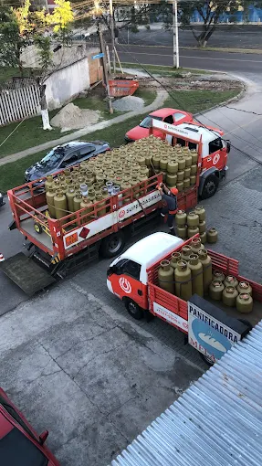 Botijão de gás pronto para entrega pelo Grupo Max Gás em Curitiba